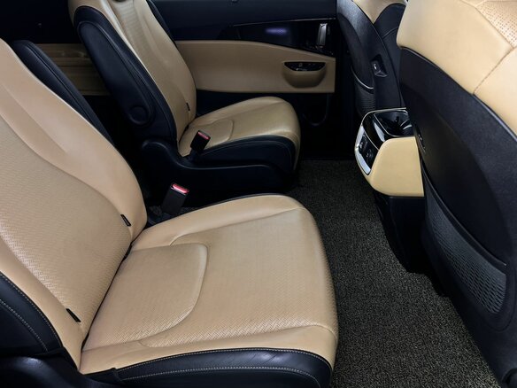 2021 Kia Carnival IV, чёрный, 4150000 рублей - вид 13