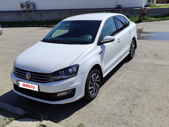 2018 Volkswagen Polo V Рестайлинг, белый, 630000 рублей