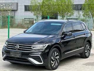 2022 Volkswagen Tiguan Allspace II Рестайлинг, чёрный, 2370000 рублей, вид 3