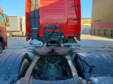 2013 Volvo FM, красный, 1750000 рублей, вид 3
