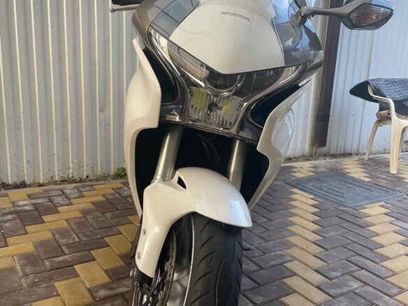 2010 Honda VFR 1200, белый, 825000 рублей - вид 8