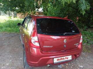 2013 Renault Sandero I, красный, 450000 рублей, вид 4