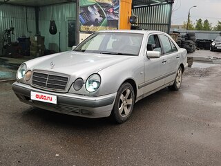 1998 Mercedes-Benz E-Класс 300 II (W210, S210), серый, 350000 рублей, вид 1