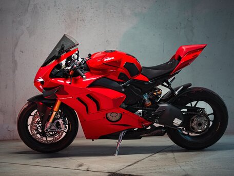 2021 Ducati Panigale V4, красный, 2210000 рублей, вид 4