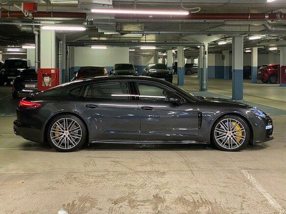 2017 Porsche Panamera Turbo Executive II, серый, 10800000 рублей - вид 13