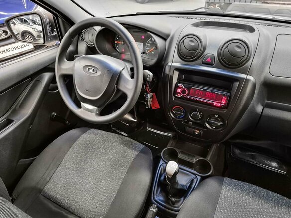 2017 Lada (ВАЗ) Granta I, белый, 421000 рублей - вид 9