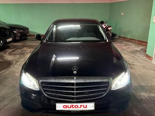 2016 Mercedes-Benz E-Класс 200 V (W213, S213, C238), чёрный, 2350000 рублей, вид 1
