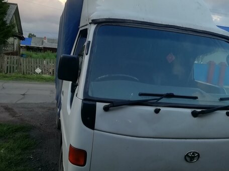 1996 Toyota HiAce, белый, 550000 рублей, вид 2
