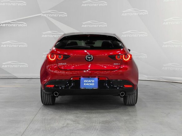 2021 Mazda 3 IV (BP), красный, 2080000 рублей - вид 3
