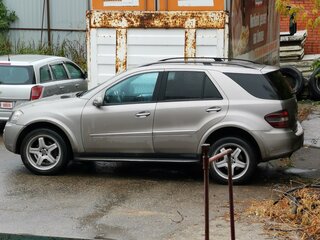 2007 Mercedes-Benz M-Класс 320 II (W164), серебристый, 1600000 рублей, вид 2