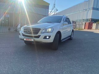 2009 Mercedes-Benz M-Класс 350 II (W164) Рестайлинг, белый, 1500000 рублей, вид 3