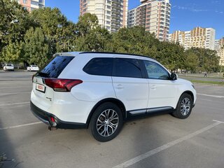 2016 Mitsubishi Outlander III Рестайлинг 2, белый, 1750000 рублей, вид 4