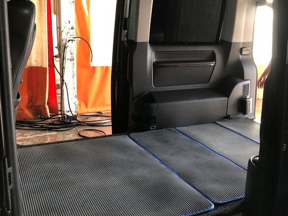 2012 Volkswagen Multivan T5 Рестайлинг, чёрный, 2950000 рублей - вид 8