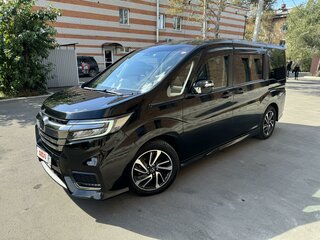 2018 Honda Stepwgn V Рестайлинг, чёрный, 2640000 рублей, вид 1