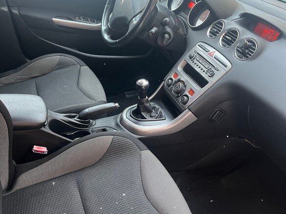2010 Peugeot 308 I, чёрный, 400000 рублей - вид 8