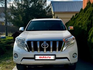 2013 Toyota Land Cruiser Prado 150 Series Рестайлинг 1, белый, 3150000 рублей, вид 2