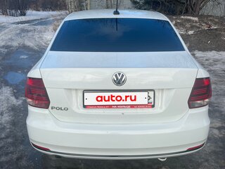 2017 Volkswagen Polo V Рестайлинг, белый, 1200000 рублей, вид 4
