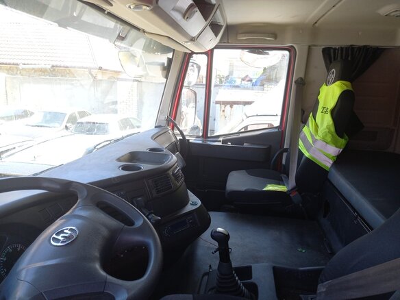 2023 IVECO-Hongyan 8x4 (CQ3406), красный - вид 10
