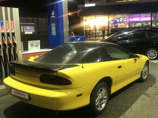 1995 Chevrolet Camaro IV, жёлтый, 2000000 рублей, вид 2