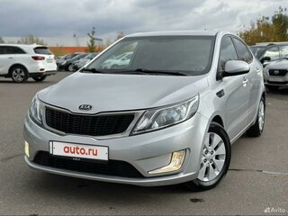 2013 Kia Rio 4-speed III, серебристый, 1250000 рублей, вид 2