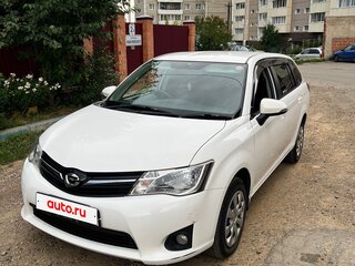 2013 Toyota Corolla Fielder XI (E160, E170, E180), белый, 1250000 рублей, вид 1