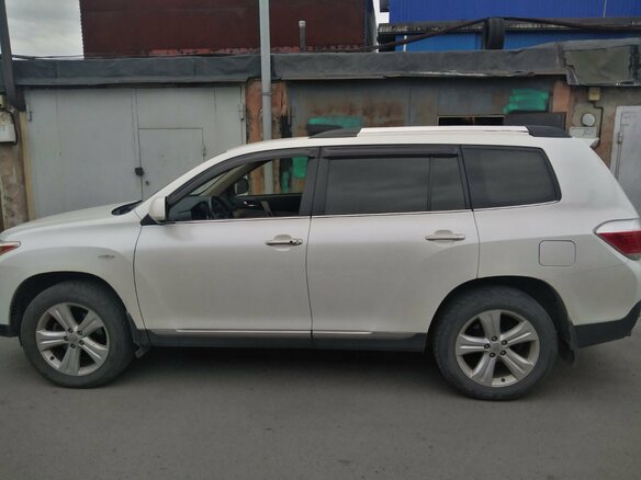 2013 Toyota Highlander II (XU40) Рестайлинг, белый, 2300000 рублей - вид 2