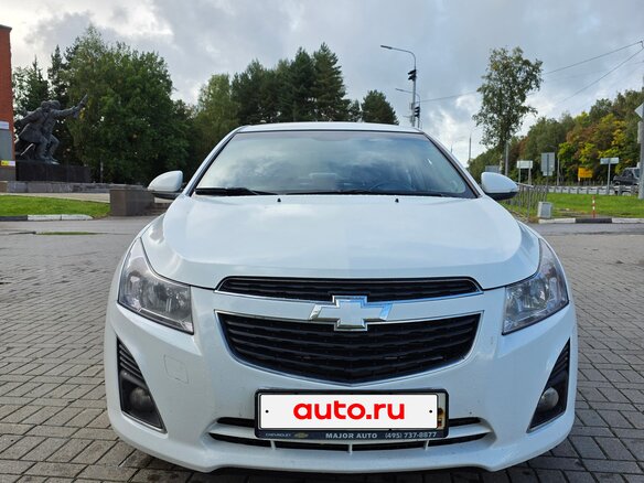 2013 Chevrolet Cruze I Рестайлинг, белый, 700000 рублей - вид 1