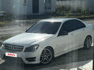 2012 Mercedes-Benz C-Класс 200 III (W204) Рестайлинг, белый, 1500000 рублей, вид 3
