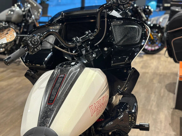2024 Harley-Davidson CVO Road Glide ST, белый, 5250000 рублей - вид 12