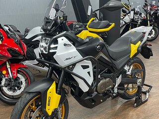 2026 QJMotor SVT 650, золотистый, 699000 рублей, вид 2