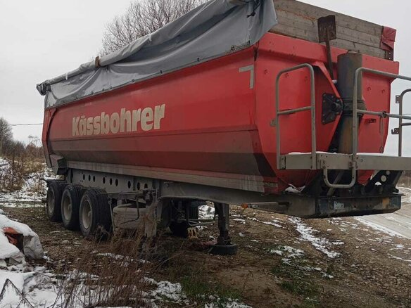 2018 Kassbohrer DL 32, красный, 1900000 рублей