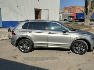 2018 Volkswagen Tiguan II, серебристый, 2900000 рублей, вид 5