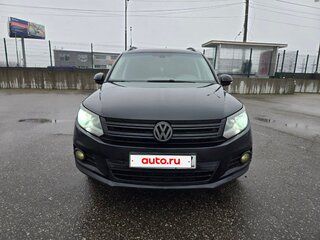 2014 Volkswagen Tiguan I Рестайлинг, чёрный, 900000 рублей, вид 2