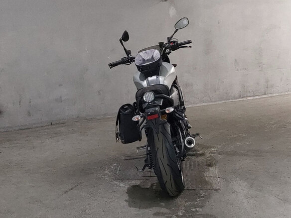 2019 Yamaha XSR700, серебристый, 600000 рублей - вид 3