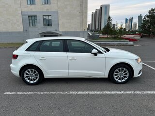 2013 Audi A3 III (8V), белый, 1100000 рублей, вид 2