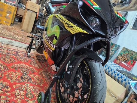 2012 Yamaha YZF-R1, чёрный, 800000 рублей, вид 3