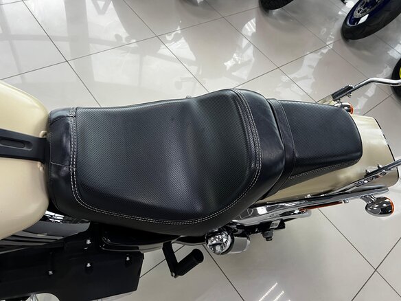 2014 Harley-Davidson Fat Bob, бежевый - вид 14