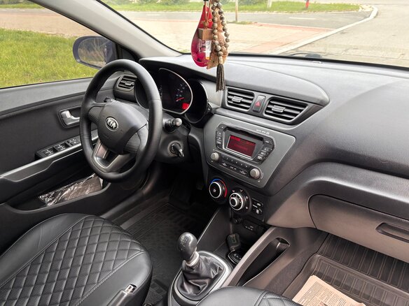 2014 Kia Rio 6-speed III, чёрный, 820000 рублей - вид 12