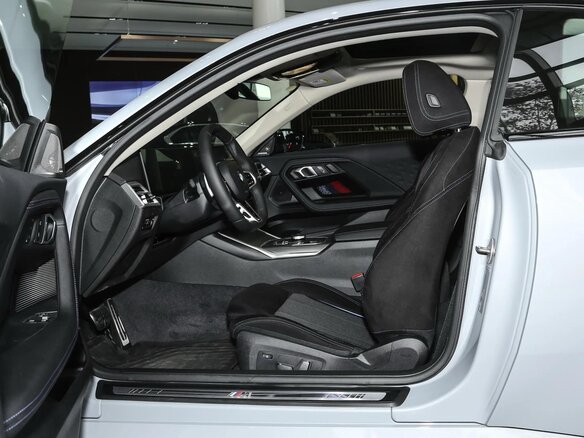 2025 BMW 2 серии 220i G42 Рестайлинг, белый, 6325000 рублей - вид 15