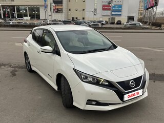 2018 Nissan Leaf II (ZE1), белый, 2000000 рублей, вид 1