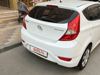 2013 Hyundai Solaris I, белый, 900000 рублей, вид 3