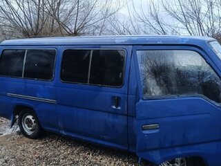 1989 Nissan Urvan III (E24), синий, 170000 рублей, вид 4