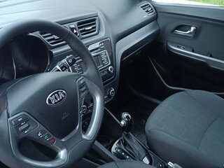 2015 Kia Rio III Рестайлинг, коричневый, 1350000 рублей, вид 4