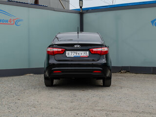 2014 Kia Rio 6-speed III, чёрный, 777000 рублей, вид 3