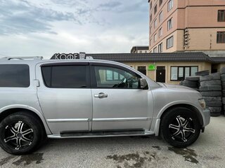 2006 Infiniti QX56 I, серебристый, 1100000 рублей, вид 3