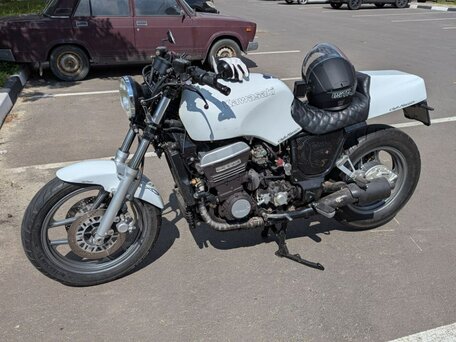 1988 Kawasaki GTR 1000 (ZG1000 Concours), белый, 280000 рублей, вид 2