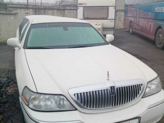 2003 Lincoln Town Car III Рестайлинг, белый, 1000000 рублей, вид 2