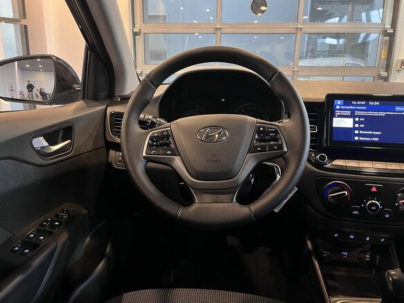 2021 Hyundai Solaris II Рестайлинг, чёрный - вид 9