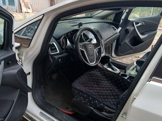 2012 Opel Astra J Рестайлинг, белый, 750000 рублей, вид 5