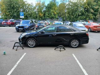 2015 Toyota Camry VII (XV50) Рестайлинг, чёрный, 1900000 рублей, вид 5